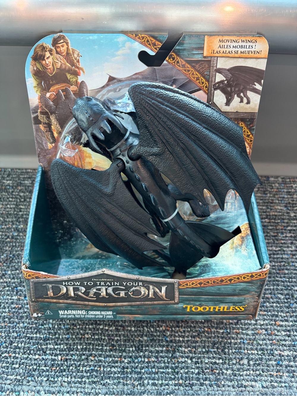 DreamWorks How to Train Your Dragon TOOTHLESS Action Figure Moving Wings Spin Ma